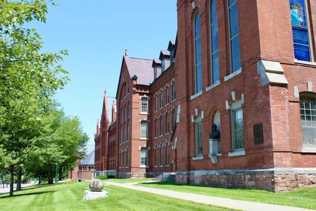 Benefits of Cheapest Universities in Canada for International Students
